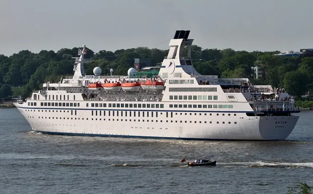 Bhaya Cruise: From 245 USD/ pax