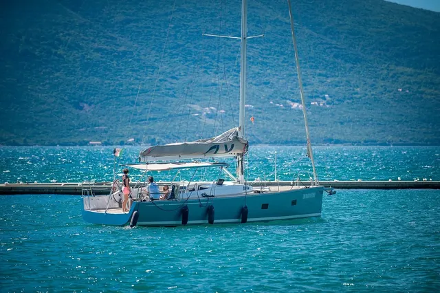 Oasis Bay Party Cruise: From 99 USD/person