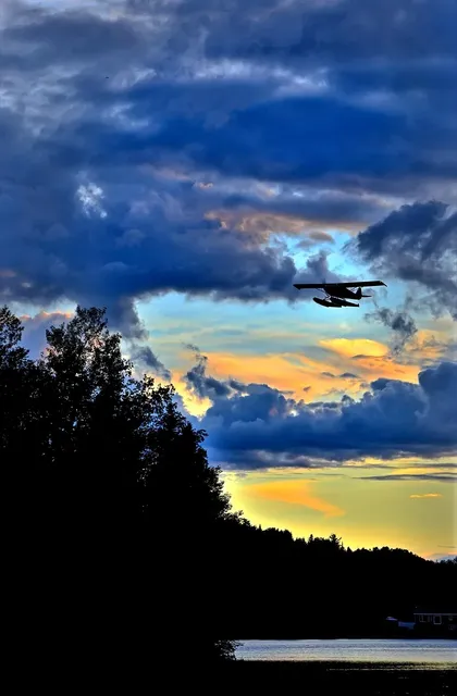 Seaplane & Emeraude Cruise: 380 USD/ pax