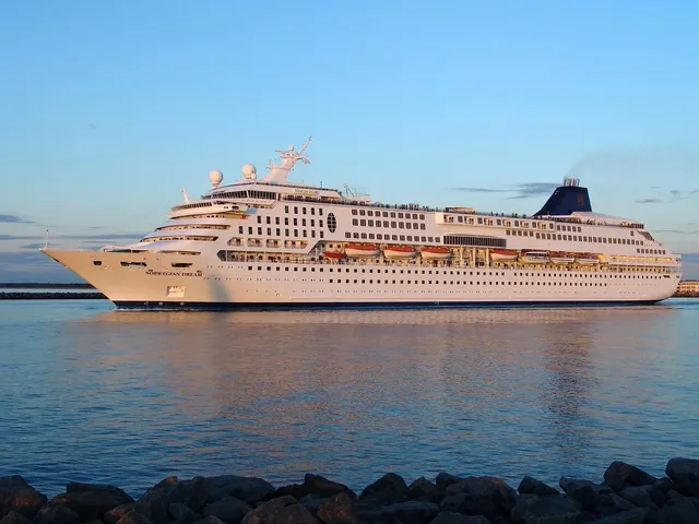 A Class Cruise - Halong in style: From 218 USD/ pax