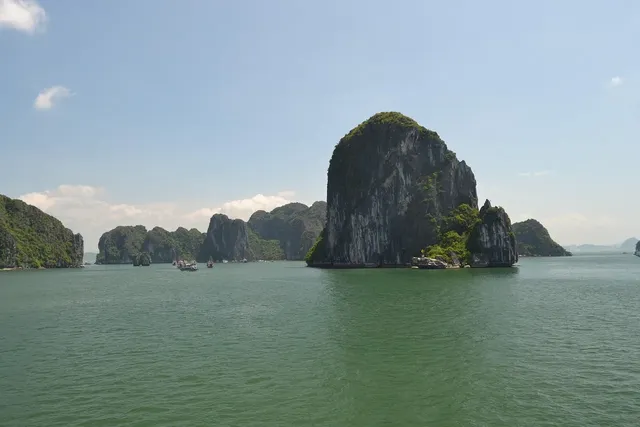 Swan Cruise to  Bai Tu Long Bay: From 117 USD/ pax
