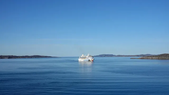 La Fairy Sails: From 120 USD/ pax