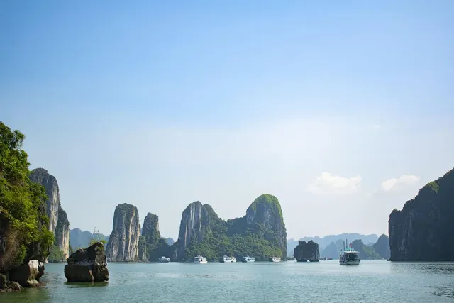 L'Azalee Cruises: From 325 USD/person