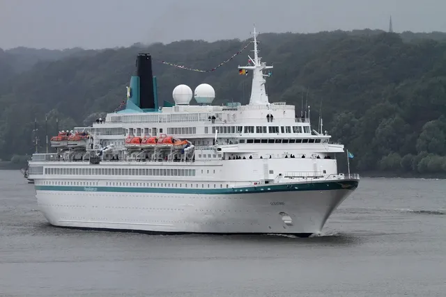 Paradise Luxury Cruise: From 222 USD/pax