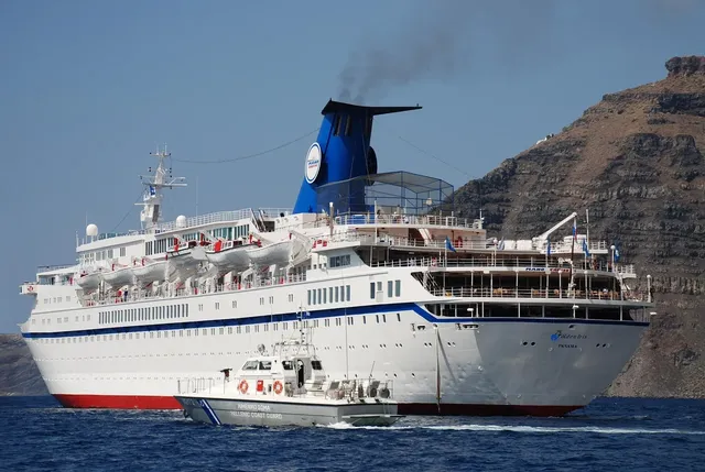 Emeraude Cruise Halong: From 160 USD/ pax