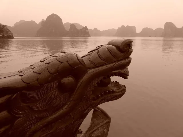 L'Azalee Cruises: From 325 USD/person