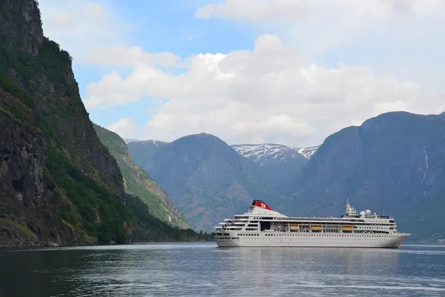 Glory Legend Cruise: From 201 USD/ pax