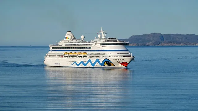 Glory Legend Cruise: From 106 USD/pax