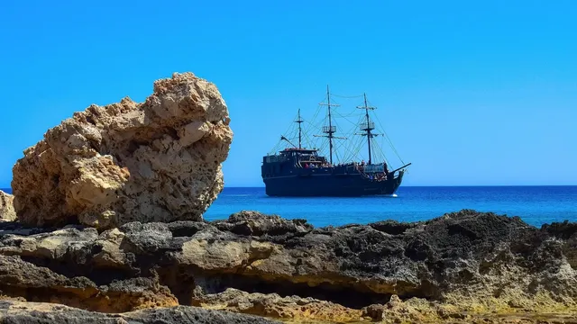 Glory Legend Cruise: From 106 USD/pax