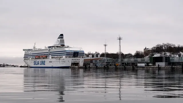 Glory Legend Cruise: From 106 USD/pax