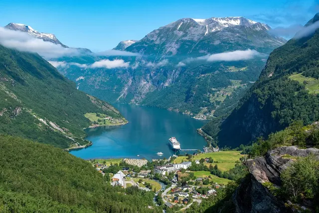 Private Day Trip - Image Cruise: 30 USD/ pax