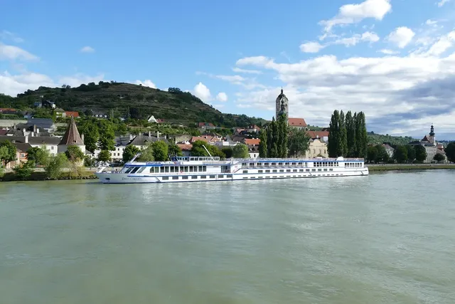 Paradise Luxury Cruise: From 222 USD/pax