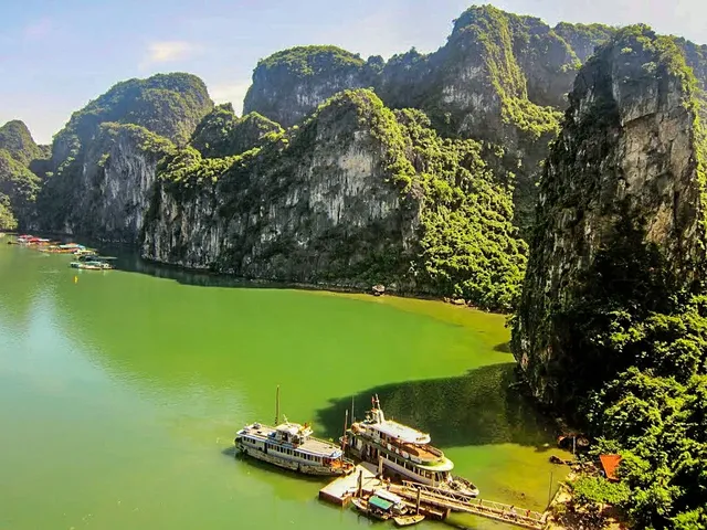 Garden Bay Cruise:  From 114 USD/pax                                                                                       