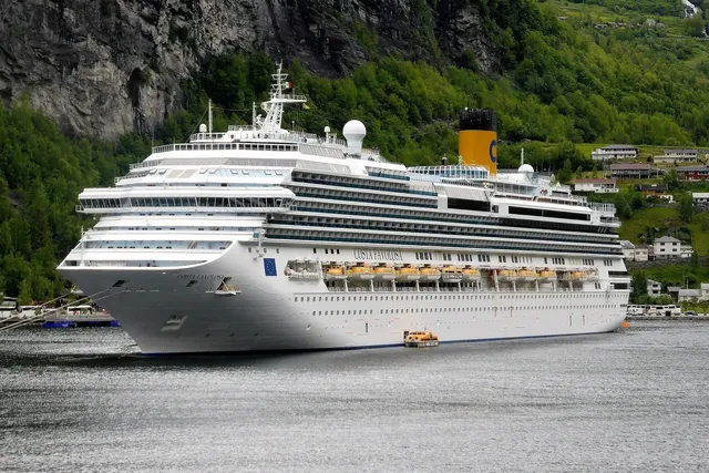 Cristina Diamond Cruise: From 140 USD/person