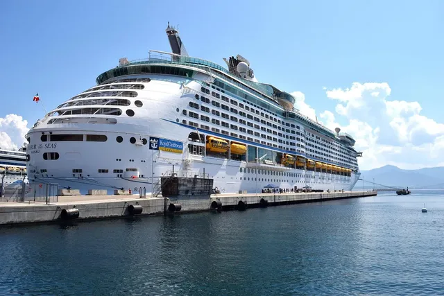 Cristina Diamond Cruise: From 140 USD/person