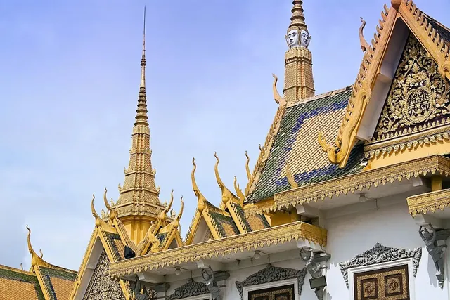 Signature Royal Cruise: From 250 USD/ pax