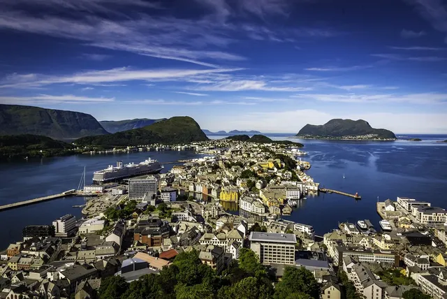 Grayline Cruise: From 263 USD/pax