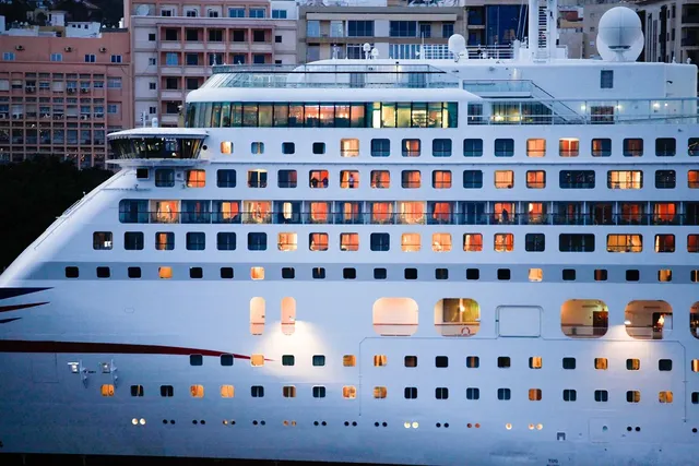 La Pinta Cruise to Lan Ha Bay from 165 USD/person
