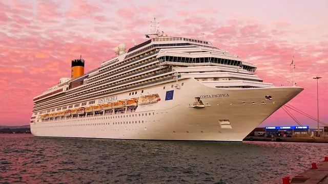 Glory Legend Cruise: From 201 USD/ pax
